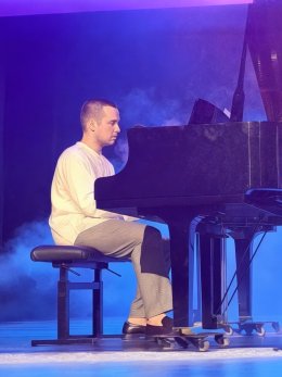 Jakub Kącki - Karaoke z fortepianem