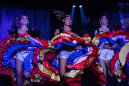 Piosenka francuska i can can - Burlesque
